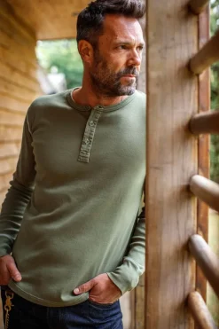 The New Elder Henley Shirt Army Green