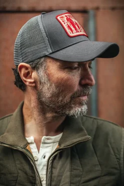 Trucker Badge Cap Grey