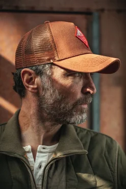 Trucker Badge Cap Rust Tan